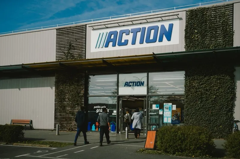 Caída de 3i por advertencia sobre Action