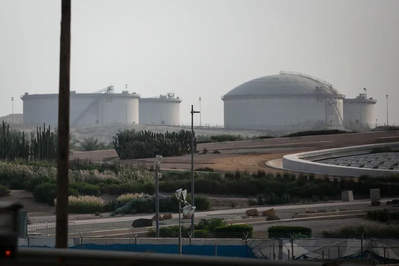 Aramco abre su imperio a Wall Street con un impulso de 35 mil millones de dólares