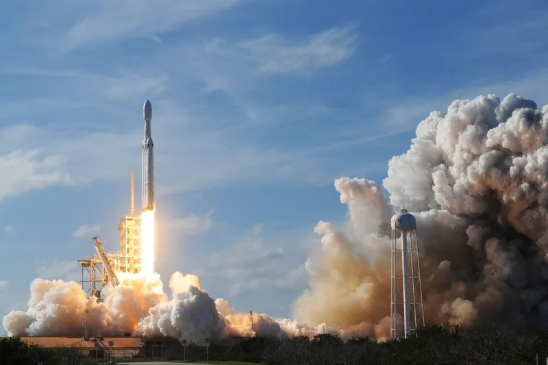 ExSpaceX y xAI lanzan SPAC para llevar empresa espacial a bolsa