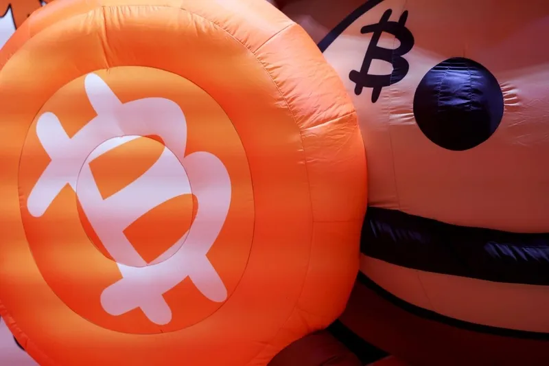 Récord de salidas en ETFs de Bitcoin: $2.800 millones en nueve días