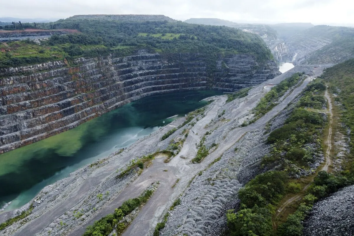 Ghana propone que mineras de oro vendan 30% de producción al banco central