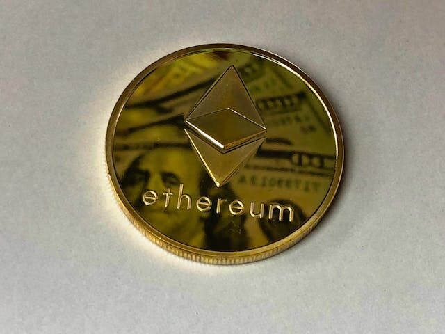 $ETH en zona decisiva: ¿Podría desplomarse hacia los 2.850 dólares?