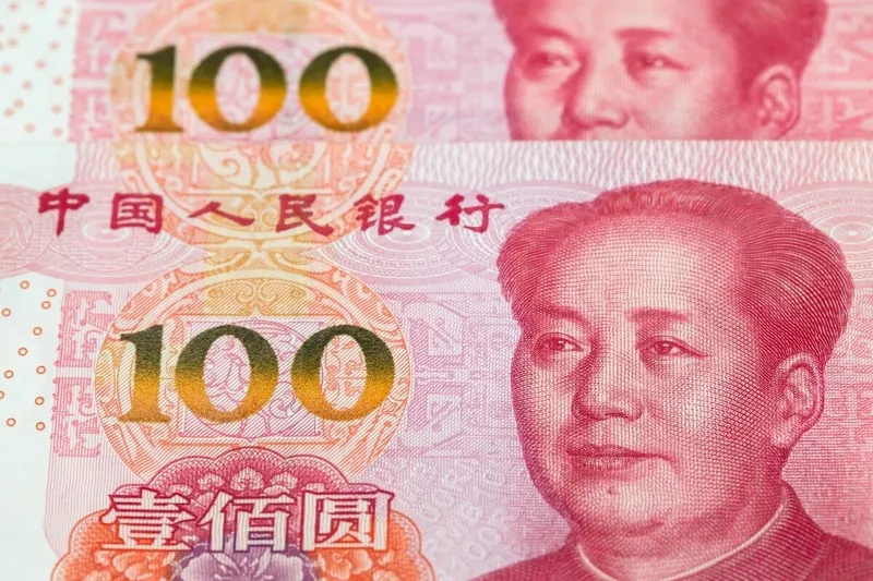 Pagos en yuan por crudo se triplican y aceleran la desdolarización